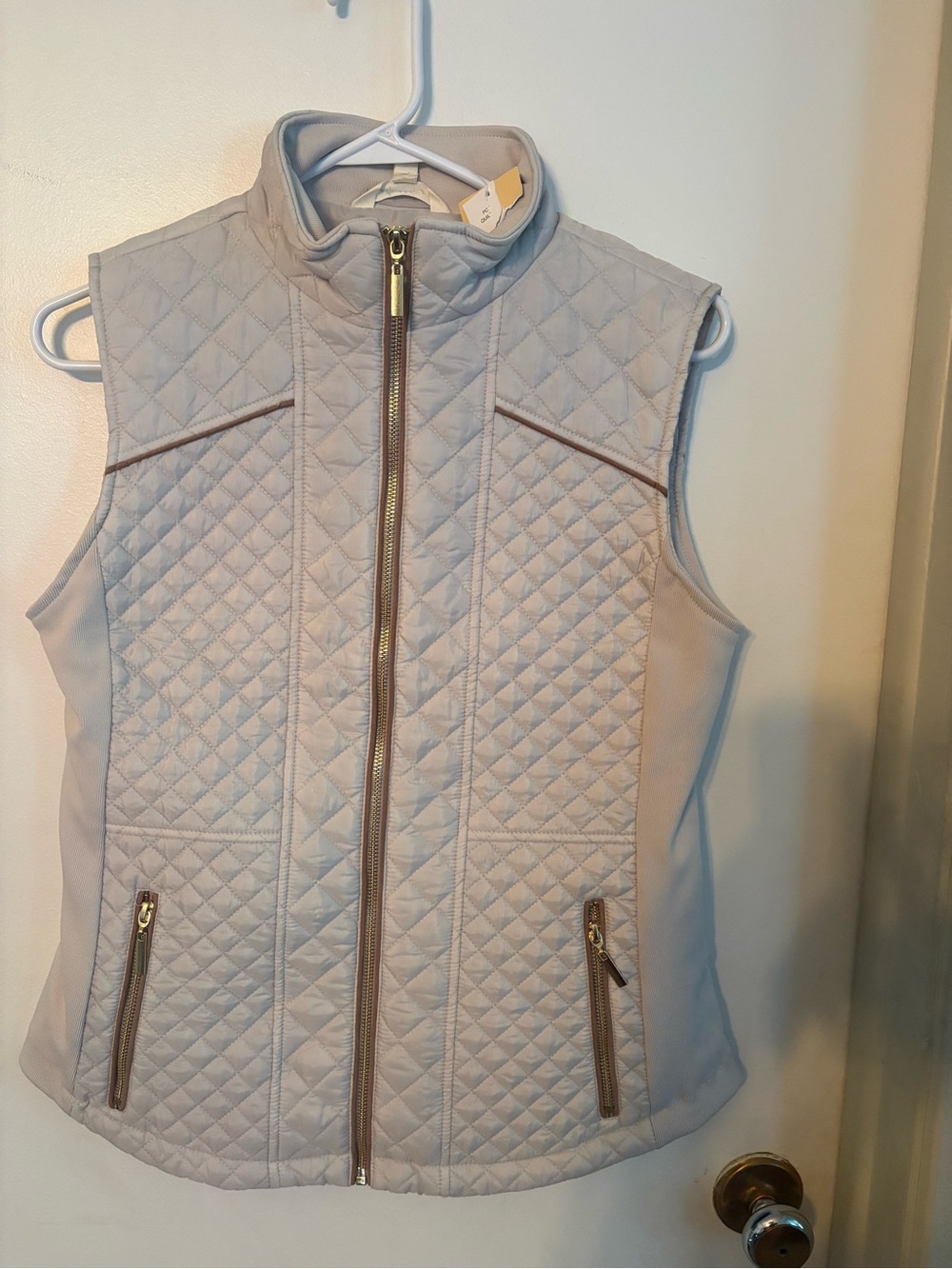 NWT Linda Anderson Vest in Light Beige with Gold Zippers size medium